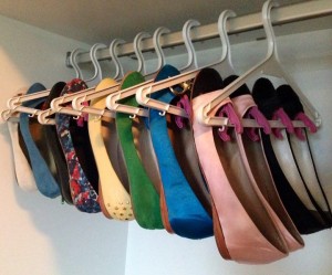 114x90x28297__clothes-hanger-shoes.jpg.pagespeed.ic.YtKu0mor5d
